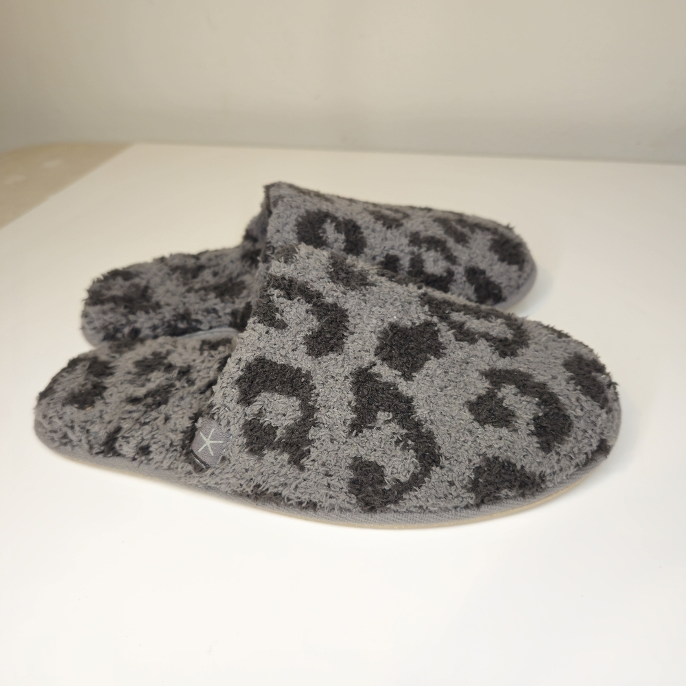 Barefoot Dreams Gray Leopard Print Slippers Size M